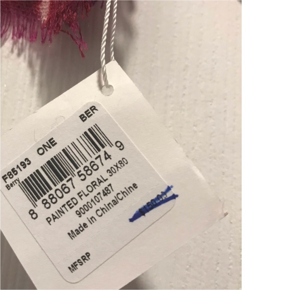 NWT Coach sample scarf w/berry floral motif. - Picture 9 of 10
